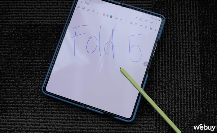 Trên tay Galaxy Z Fold5: Hoàn thiện nhiều chi tiết, khắc phục nhiều vấn đề