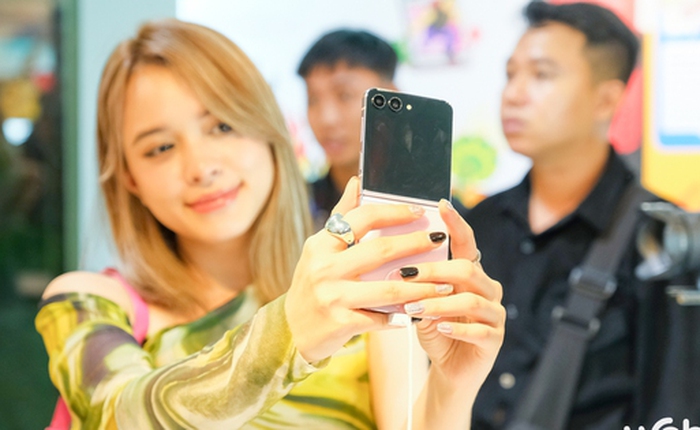 Chỉ vừa ra mắt, người dùng Việt đã được trải nghiệm ngay siêu phẩm công nghệ mới của Samsung