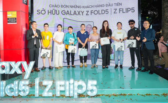 Người dùng Việt săn đón bộ đôi Galaxy Z mới