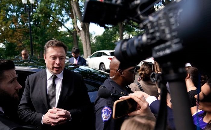 Elon Musk đang bị điều tra hình sự vì lý do bất ngờ