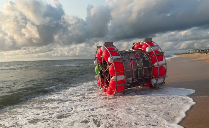 Người đàn ông ở Florida bị bắt sau khi cố gắng vượt biển trên chiếc bánh xe hamster tự chế