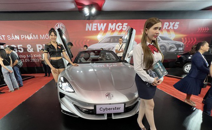 Ô tô Trung Quốc giảm giá cả trăm triệu đồng vẫn ế