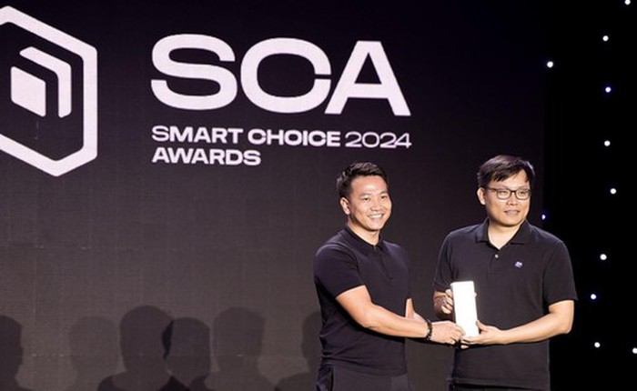 CEO Ninety Eight trao giải Smart Choice Awards tại Gala Better Choice Awards