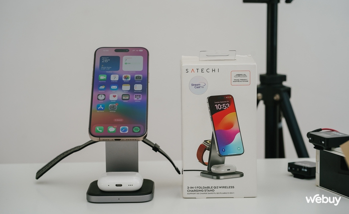 Đế sạc không dây cao cấp 3 trong 1 cho người dùng "hệ Táo": Sạc đồng thời iPhone, AirPods, Apple Watch, tặng kèm cả củ và dây sạc, giá 3,49 triệu đồng