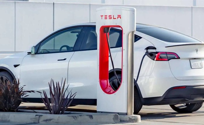 Tesla khai phá 'mỏ vàng' mới: thu nhập khéo còn 'ngon' hơn bán xe điện tới 12 tỷ USD/năm - liệu thương hiệu Việt Nam có học hỏi?