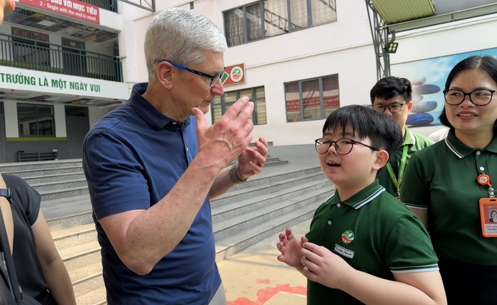 Học sinh hỏi, Tim Cook trả lời: Vì sao kính Apple Vision Pro lại đắt ngang một chiếc xe máy?