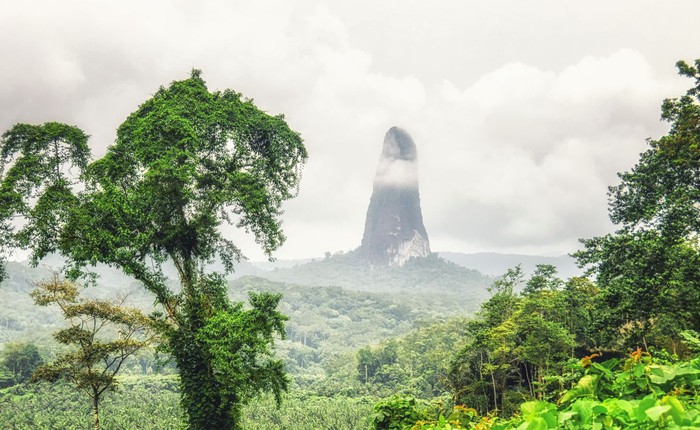 Pico Cão Grande: Nón núi lửa hình kim gần như không thể leo lên