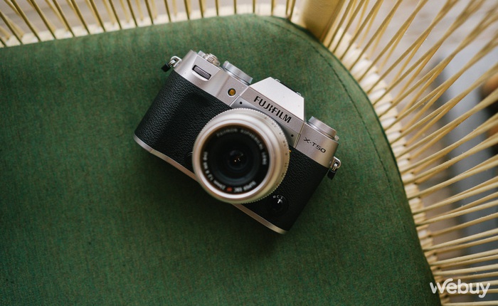 Trên tay Fujifilm X-T50: Nhỏ, nhẹ và vòng xoay giả lập màu phim khá 'vui vẻ'