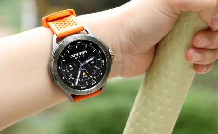Cận cảnh Xiaomi Watch S4 Sport: Thiết kế hầm hố giống Apple Watch Ultra, màn hình siêu sáng, viền titan kèm mặt kính sapphire, pin 15 ngày, giá siêu rẻ
