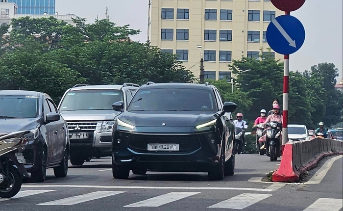 Mẫu xe Trung Quốc gây tò mò trên đường phố Việt Nam: Thì ra đã từng bán giá "sập sàn" rồi mất hút