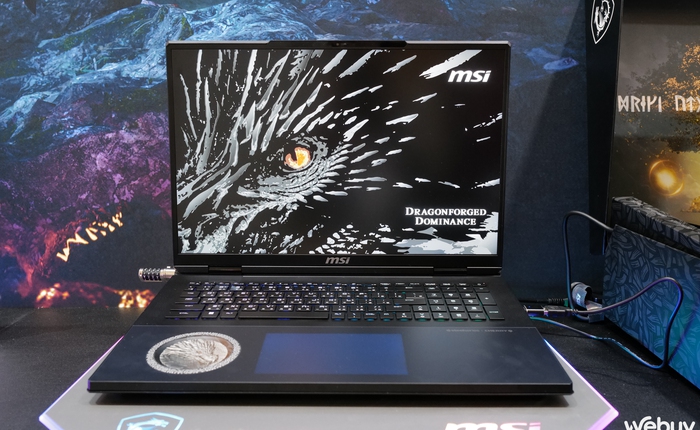 Cận cảnh “Rồng Bắc Âu” MSI Titan 18 HX Dragon Edition: Siêu laptop mạnh mẽ với Intel Core Ultra 9 285HX, Nvidia RTX 5090 và thiết kế “ngầu vô đối”