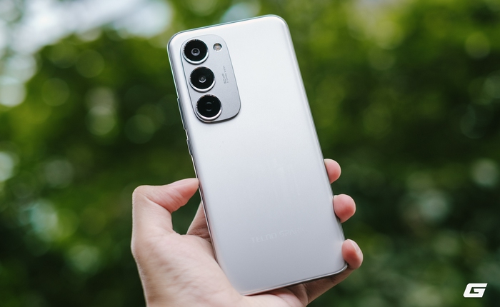 Điện thoại này siêu mỏng thiết kế đẹp, camera 50MP, có sạc không dây như MagSafe, giá chỉ hơn 5 triệu đồng