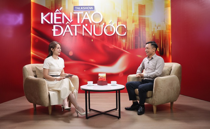 Thiếu điều kiện đi học nhưng lại thừa sức sáng tạo, anh Tạ Đình Huy trở thành "nhà sáng chế chân đất" được xóm làng công nhận