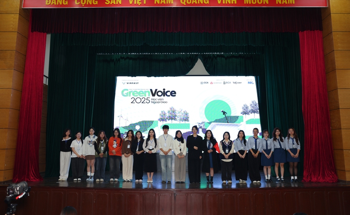 Giới trẻ Hà Nội tỏa sáng hết mình cùng Green Voice: Hành trình hùng biện về tiếng nói xanh Giới trẻ Hà Nội tỏa sáng hết mình cùng Green Voice: Hành trình hùng biện về tiếng nói xanh