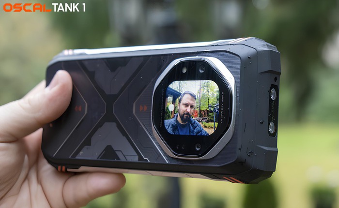 Điện thoại siêu bền 2 màn hình này được quảng cáo có "RAM 48GB", nhưng tin lời là dở