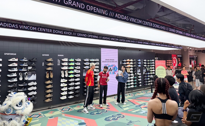 Cận cảnh cửa hàng mới khai trương đậm chất Việt của adidas