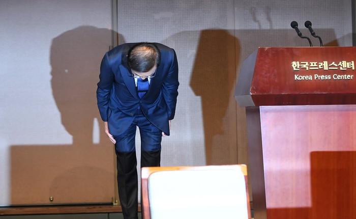 Samsung vừa mới phải đăng bài "xin lỗi" nhưng chỉ thấy người dùng vào "haha", chuyện gì đang xảy ra vậy?