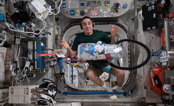 Chất thải của các phi hành gia được xử lý ra sao trên Trạm vũ trụ quốc tế: Hành trình khép kín của nước, rác và những điều không ai nghĩ tới