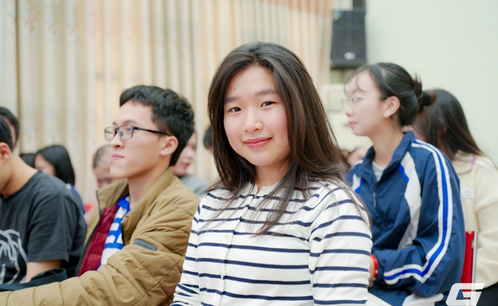 Sinh viên Đại học Ngoại ngữ hùng biện từ ... ghế khán giả: từ những lăn tăn thực tế đến khát vọng tạo dựng tương lai xanh