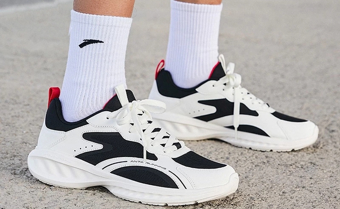 5 mẫu giày thể thao giá dưới 1 triệu, vừa đẹp vừa chất từ Adidas, Puma, Anta…