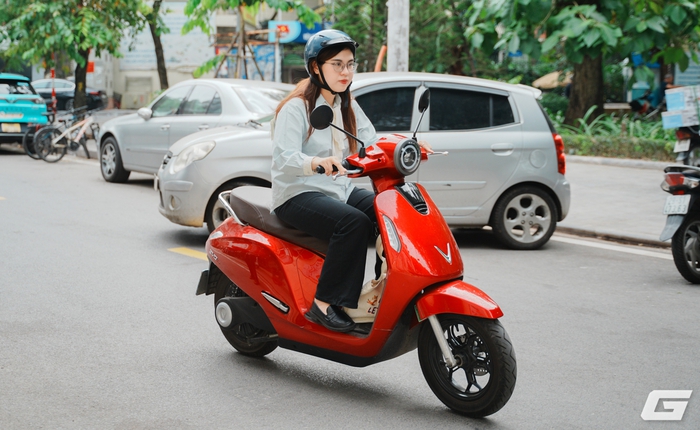 Người dùng phổ thông bắt đầu chuyển sang xe máy điện: Giải pháp tiết kiệm hay khởi đầu cho thay đổi lâu dài?
