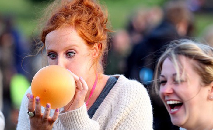 Tại sao giọng nói của bạn thay đổi khi hít khí Heli?