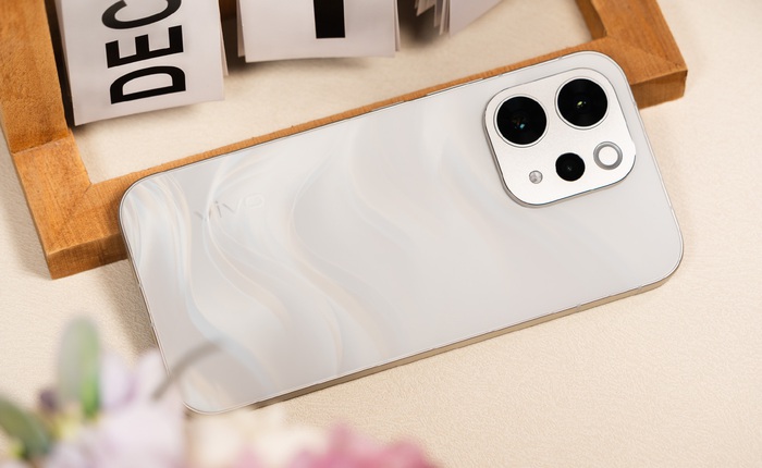 Điện thoại vivo đẹp như OPPO Find X9: Snapdragon 8s Gen 3, pin 6.500 mAh, camera tiềm vọng 50 MP