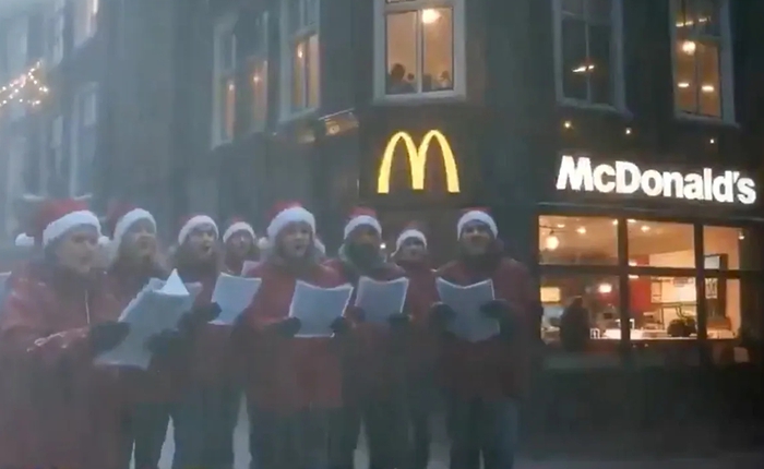 McDonald's đăng quảng cáo Giáng Sinh làm bằng AI, dân mạng chê bai dữ dội khiến hãng phải gỡ vội