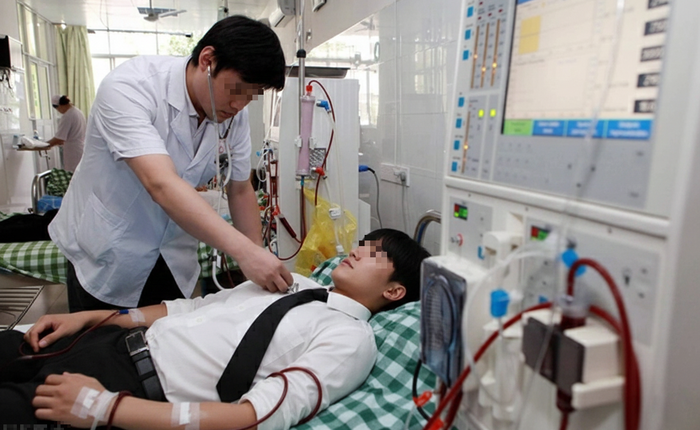 Chàng trai độc thân 24 tuổi ngỡ ngàng phát hiện thận “gần như hỏng”, bác sĩ thở dài: “Nhiều nam giới có 2 thói quen giống cậu”