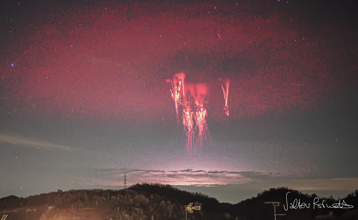 Nhiếp ảnh gia chụp được cùng lúc 2 hiện tượng sét hiếm nhất Trái Đất, có thể là độc nhất cả đời người