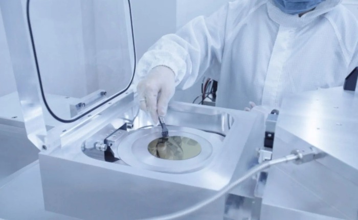 Trung Quốc vượt mặt Elon Musk: Người đàn ông bại liệt điều khiển robot và đi làm lại bằng ý nghĩ