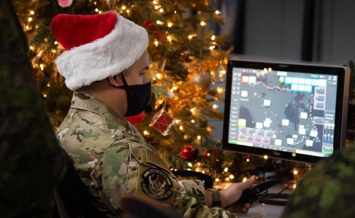 Để phát quà khắp thế giới, ông già Noel phải di chuyển nhanh đến mức nào?