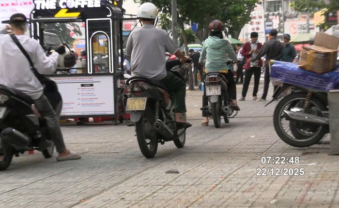 107 xe máy đi trên vỉa hè có biển số sau nhanh chóng nộp phạt nguội theo Nghị định 168