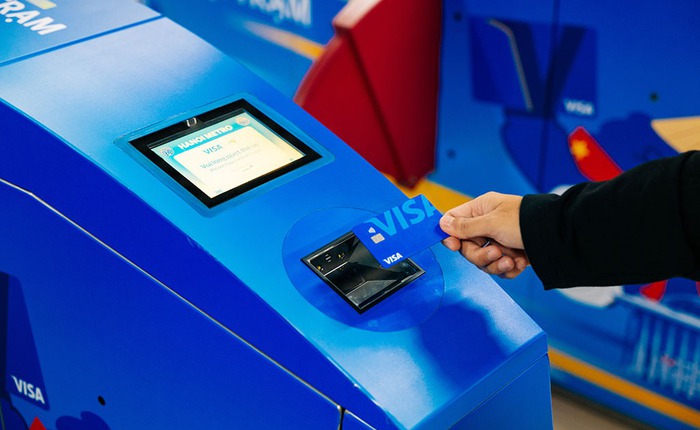 Metro Cát Linh - Hà Đông cho phép "chạm thẻ" Visa qua cổng soát vé