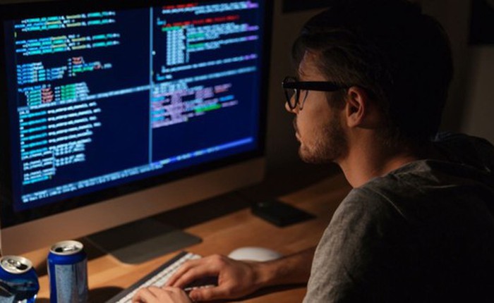 Lập trình viên kỳ cựu lắc đầu: Coder trẻ đang quá dựa dẫm vào AI, code thì nhanh nhưng hiểu biết lại 'rỗng tuếch'