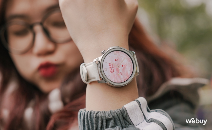 Smartwatch thương hiệu Việt giá chưa tới một triệu đồng: Thiết kế cao cấp, màn hình sáng đẹp, có gọi điện Zalo/Messenger, pin 5 ngày