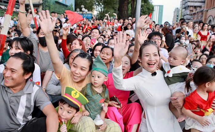 Đưa cả gia đình đi chơi lễ: Đừng quên mang theo loại nước đặc biệt này, cả người lớn và trẻ nhỏ đều cần khi hoạt động ngoài trời