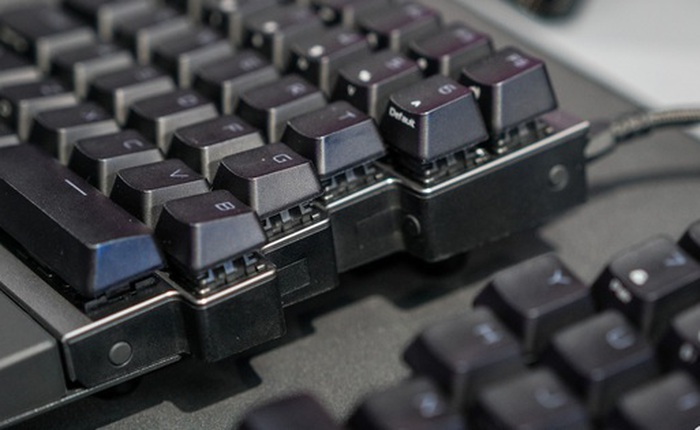 ASUS tung loạt thiết bị eSports mới tại Computex 2025: bàn phím "xé đôi", chuột nhẹ hơn quả trứng và màn hình 610Hz