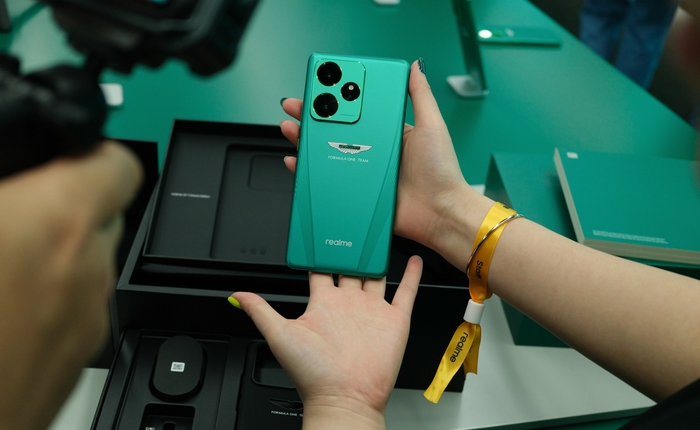 realme ra mắt điện thoại dành riêng cho hội đam mê tốc độ: Thiết kế vừa đẹp, vừa mạnh lại còn pin trâu, bảo sao ai cũng muốn mua!