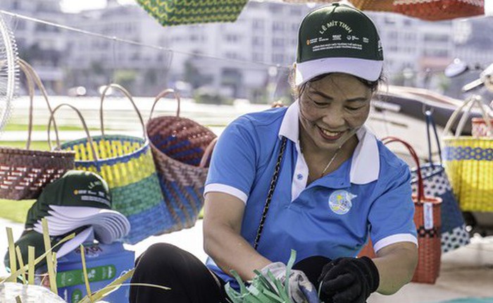 Ngỡ ngàng trước những tác phẩm có mặt tại chiến dịch 'chống ô nhiễm nhựa'