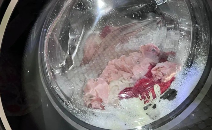 7 lỗi sai khi dùng máy giặt: Càng giặt quần áo càng bẩn, bốc mùi hôi