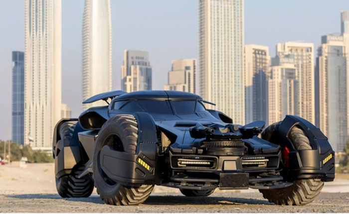 Mercedes-Benz CL55 AMG phong cách Batman gây sốt với giá gần 8 tỷ đồng tiền độ!