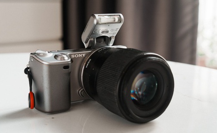 Tôi mua máy ảnh Sony giá 3,5 triệu từ 2010: Chụp vẫn đẹp, nét căng từng pixel nhưng chỉ hợp với hội "chill"