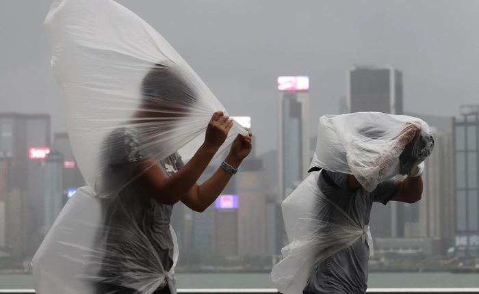 Bão Wipha di chuyển về phía Philippines khiến gần 100.000 người ảnh hưởng, Hong Kong dự kiến nâng mức cảnh báo