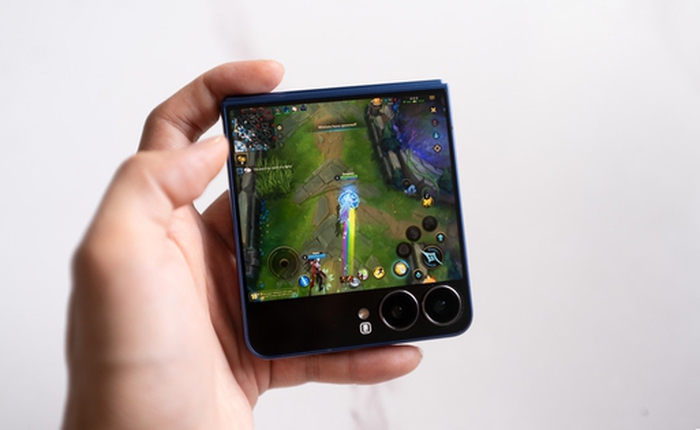 Chơi Liên Quân, Tốc Chiến bằng Galaxy Z Flip7: Liệu có trụ nổi 5 tiếng?