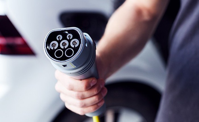 Sạc xe điện: Nên sạc nhanh hay sạc chậm tốt hơn?