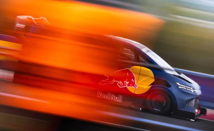 Ford phá kỷ lục Nürburgring bằng... xe tải giao hàng