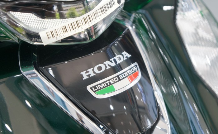 Một mẫu xe tay ga Honda được ưu đãi khủng dịp Quốc khánh: Người mua được tặng kèm xe máy điện
