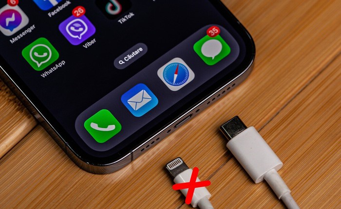 Nói thật là, 2025 rồi còn mua iPhone cổng Lightning là dở