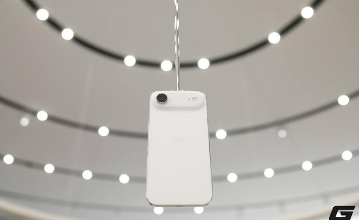 Cụm camera ngang: Google làm mấy năm không ai để ý, iPhone một đêm kéo cả làng "copy"?